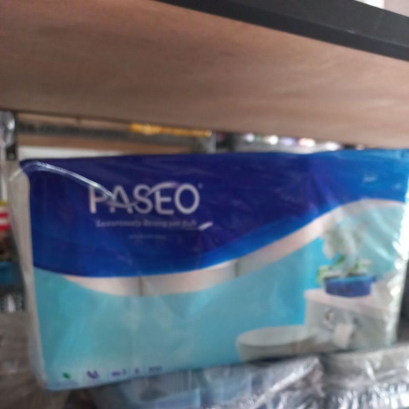 Tissue toilet roll paseo