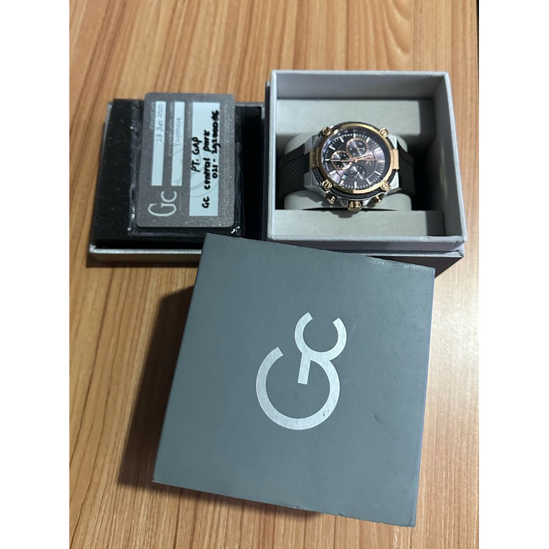 Jam tangan second pria Guess Collection Y24004G4
