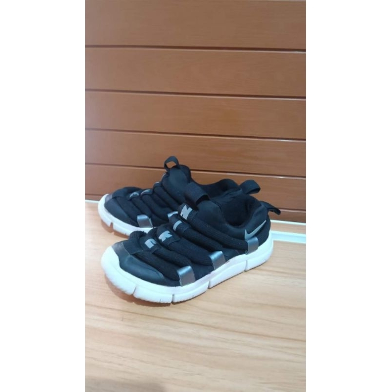 PRELOVE SEPATU