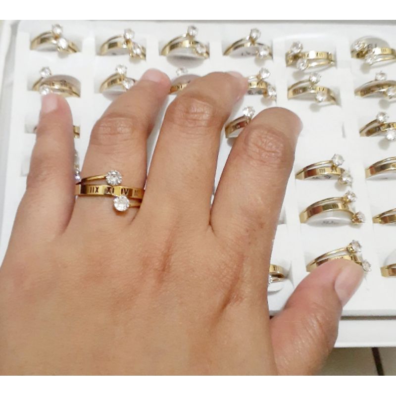 CINCIN TITANIUM WANITA GOLD PERMATA DUA DIOMOND ROMAWI anti karat CE125/4
