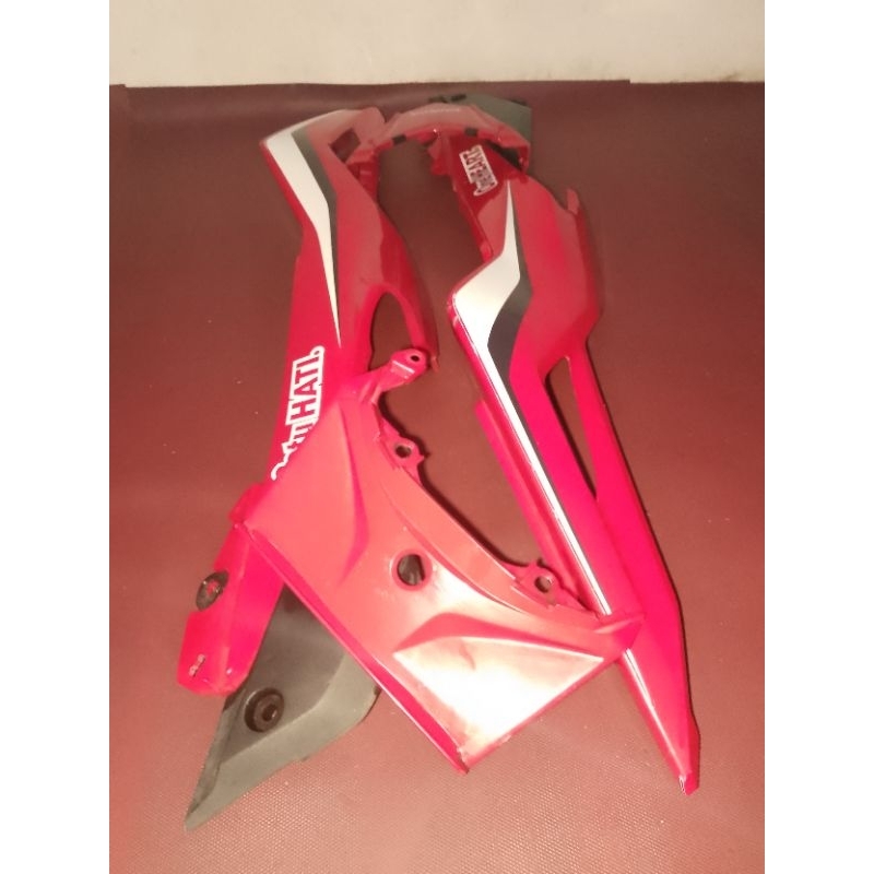 cover bodi kaper body belakang set tutup bodi tutup tengah nya bekas original copotan CBR150R taun 2