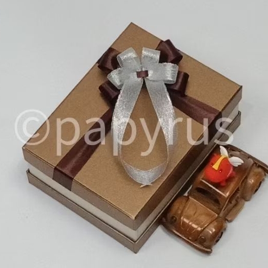 

PAPYRUS Sandwich 15x20 Tinggi 8cm Kotak Kado Gift Box