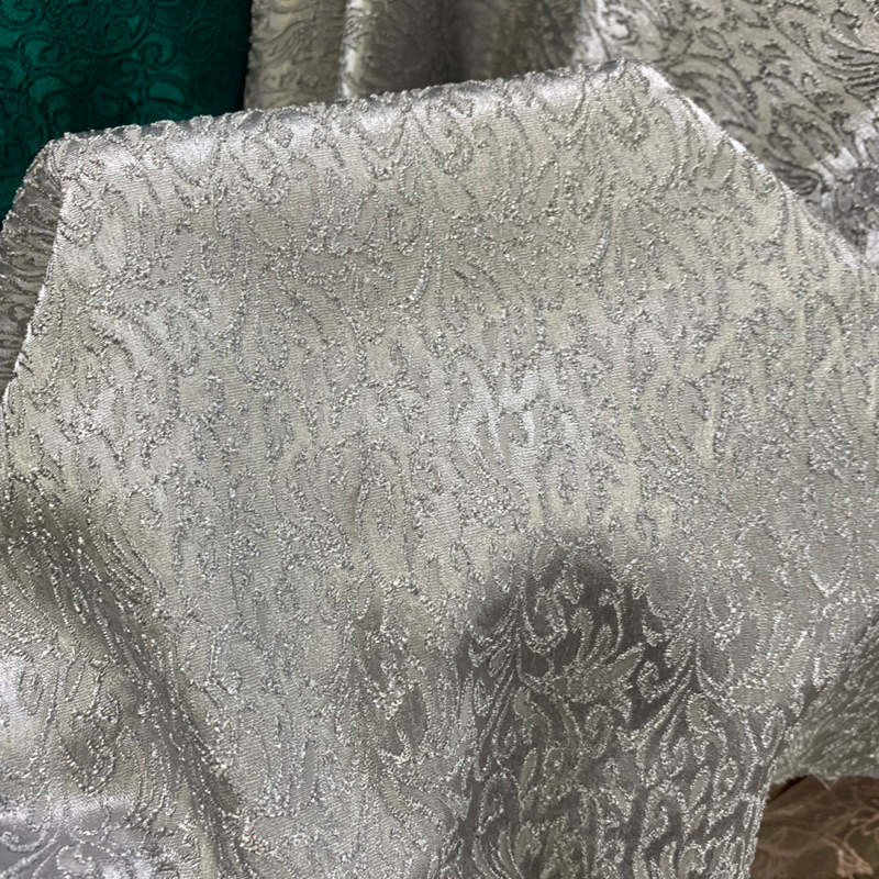 kain jacqguard silk emboss - kain jacqguard emboss silk - kain jacqguard premium - WARNA SILVER