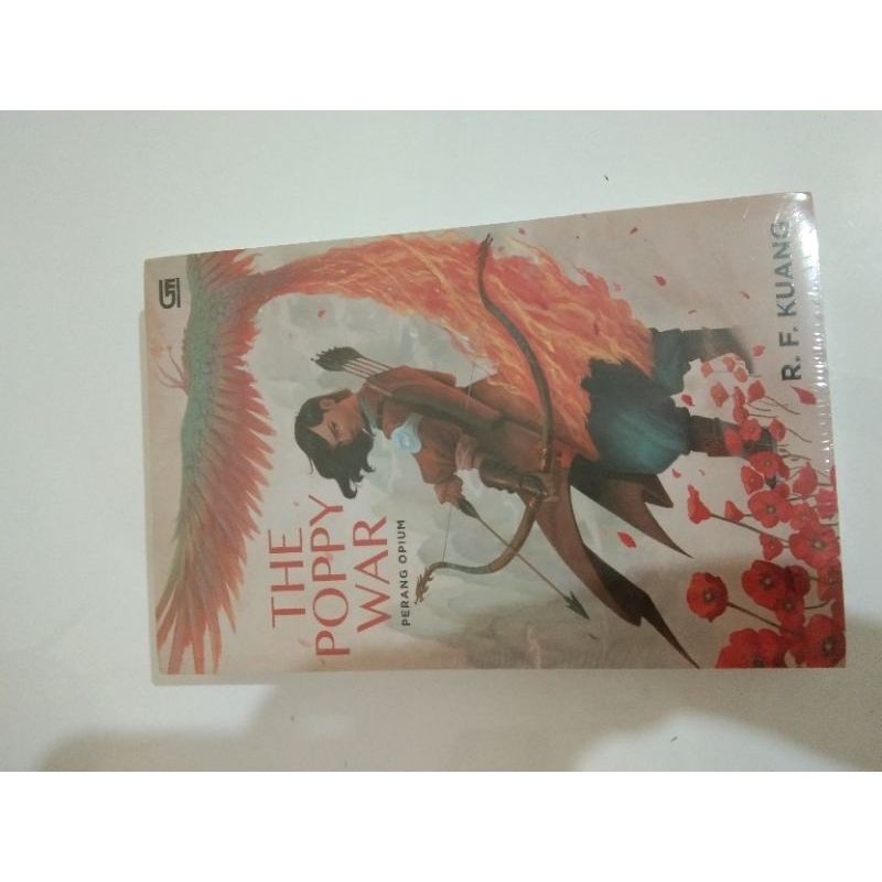 

preloved NEW novel the poppy war
