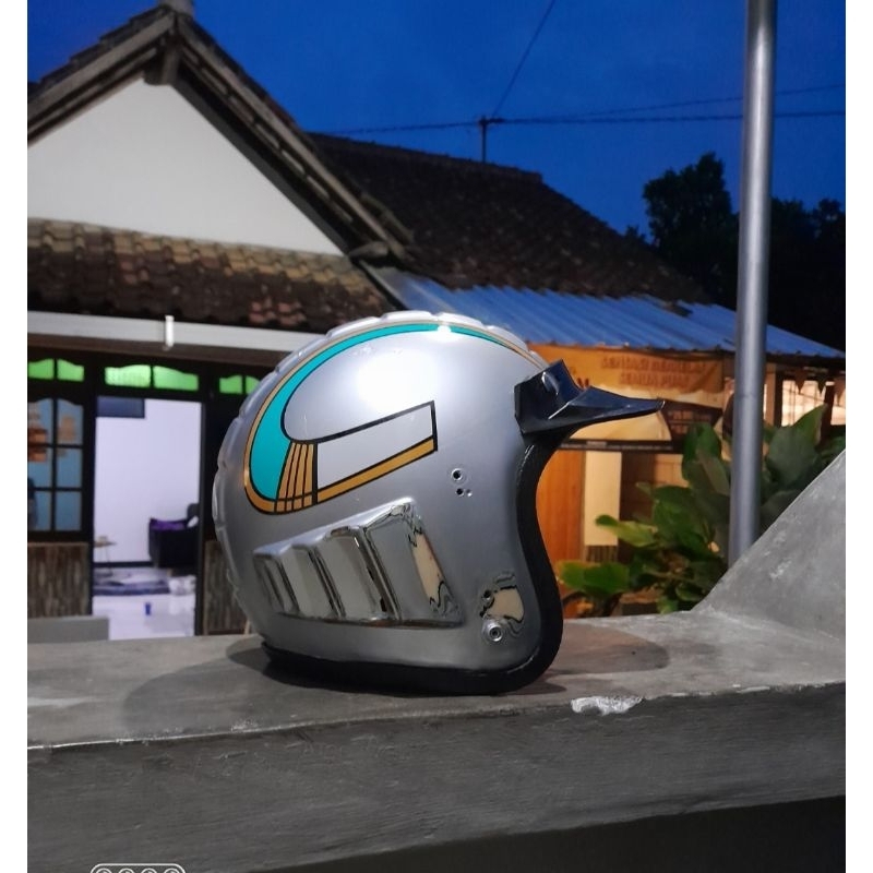 helm robot jadul gading original mata kucing