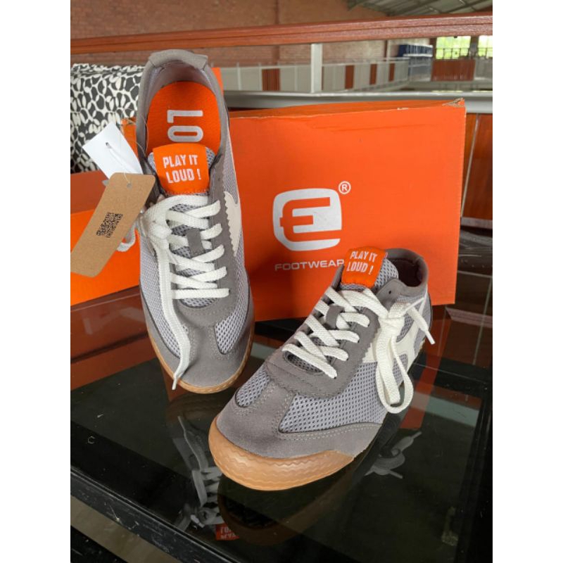 SEPATU BRAND EMBA ORI