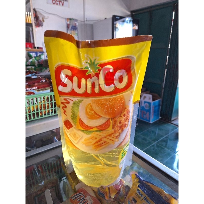 

Minyak Goreng Sunco kemasan refill 2 liter
