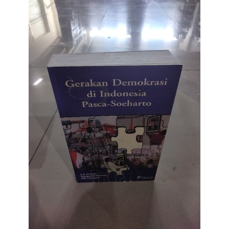 buku original - gerakan demokrasi di Indonesia pasca - Soeharto oleh priyono