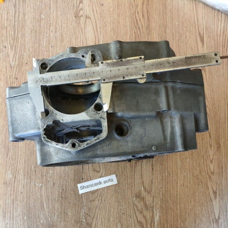 krengkes, kalter, blok oli set kiri kanan cb100, gl100 lubang linear 69mm original copotan