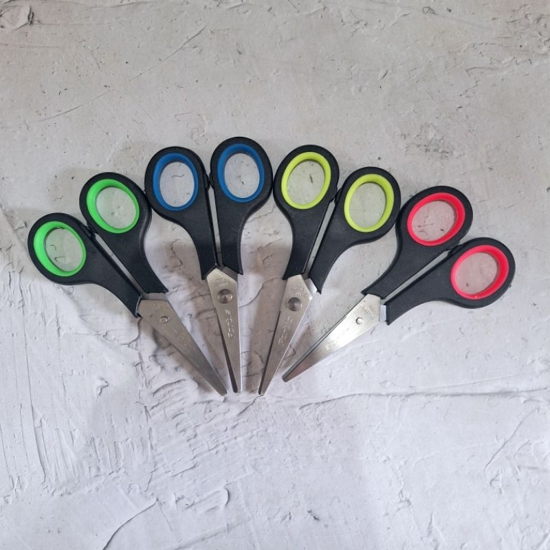 

mg Gunting Renceng B4 Emidio