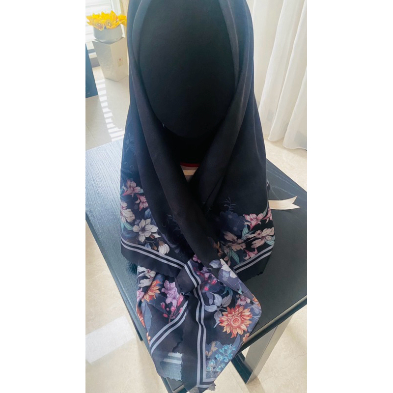 missty black scarf