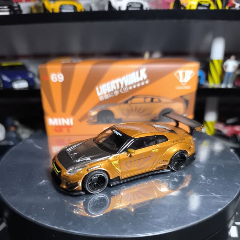 mini gt nissan gtr r35 lbwk metalic brown #69