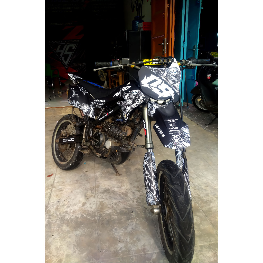 DECAL STICKER KLX Dtracker FULLBODY HITAM Putih KEREN, LEGAN, SUPERMOTO (FULL CUSTOM, BEBAS DESAIN)