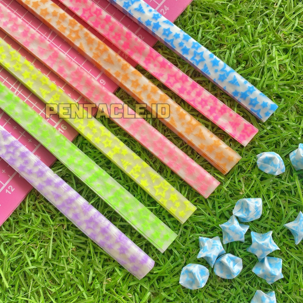 

WARNA RANDOM Kertas Bintang Fosfor Glow Star Paper Origami Warna Warni Quilling Papercraft DIY Quilling Star Paper Glow In The Dark Kerajinan Prakarya Art Color Kertakes Perlengkapan Kerajinan Hiasan Home Stuff Decoration Aesthetic Pentacle Malang