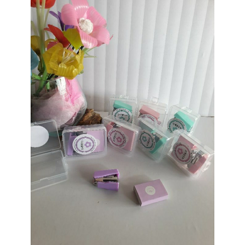 

(bukan grosir) [Aesthetic by fss.id] steples mini macaron lucu/stapler set ukuran kecil/kemasan box/isi staples