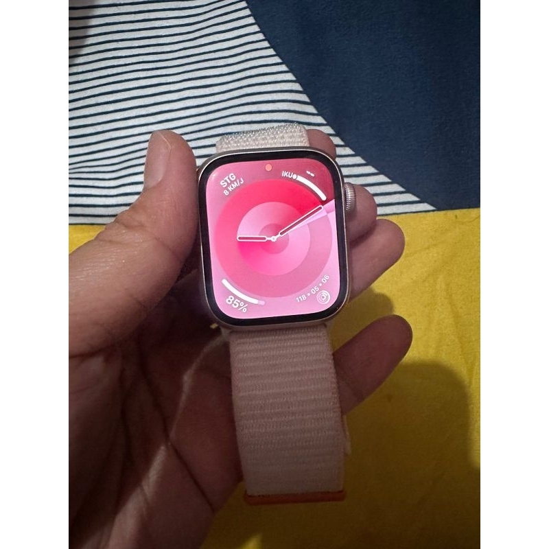 Apple Watch Series 9 Aluminium Sport Loop 41mm