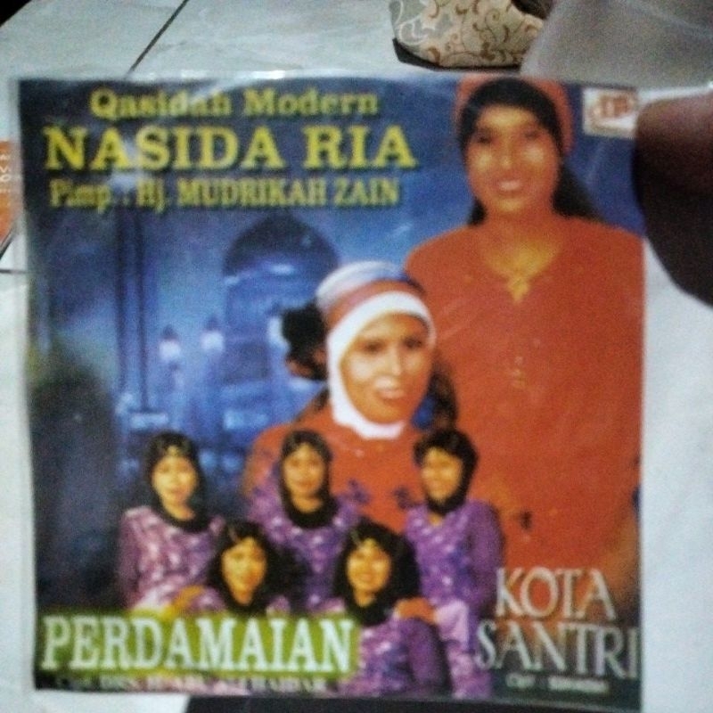 VCD qosidah modern"NASIDA RIA"