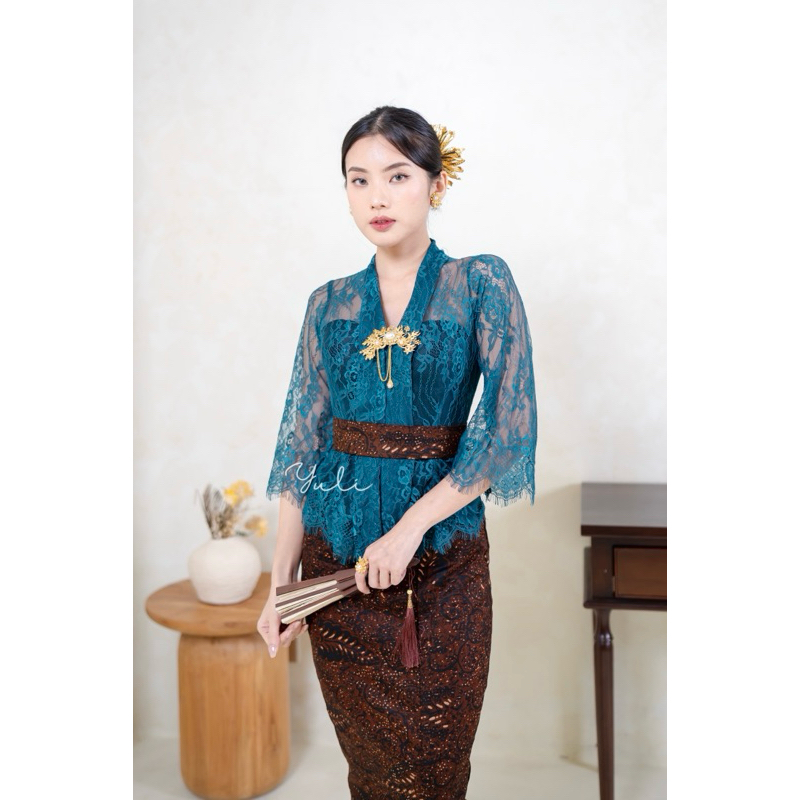 Kebaya ALORA chantilly by yuli kebaya bali | kebaya bali kartini lengan lonceng chantilly premium ko