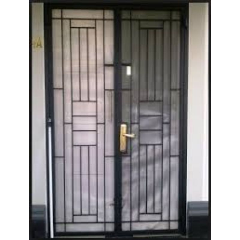 Pintu teralis kawat nyamuk