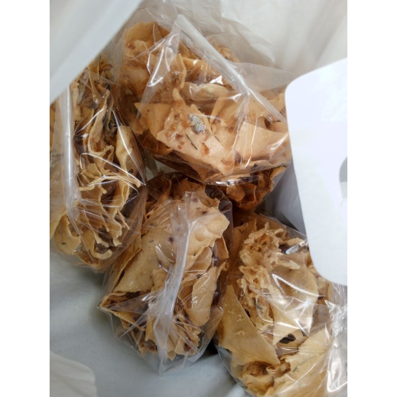 

Peyek kacang dan tri Renyah weaanakk