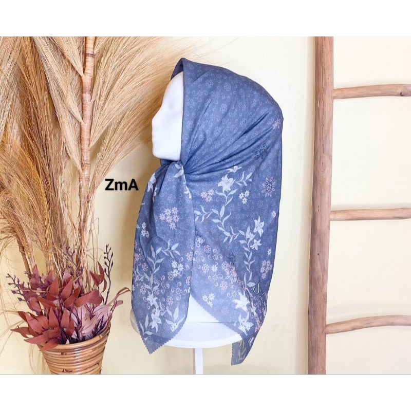 ZmA HIJAB - SEGI EMPAT LUV DENAY MOTIF BUNGA