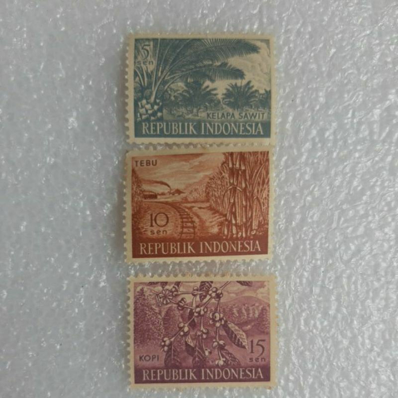 

Perangko 1960 Hasil Bumi Indonesia set 3 prangko