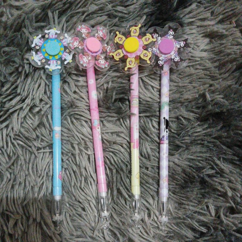 

PULPEN BALING SANRIO ISI 4 MIX