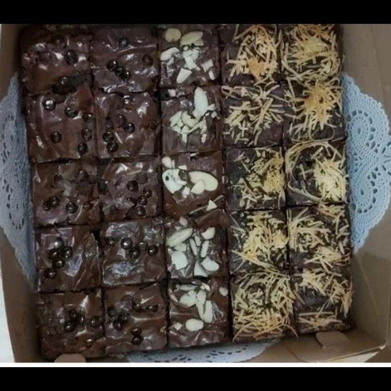 

Brownies Skat TOPPING MIX/Brownies Fudgy Dark Cokelat/ Fudgy Brownies Panggang/Brownies Fudgy BY NAIIM BAKERY