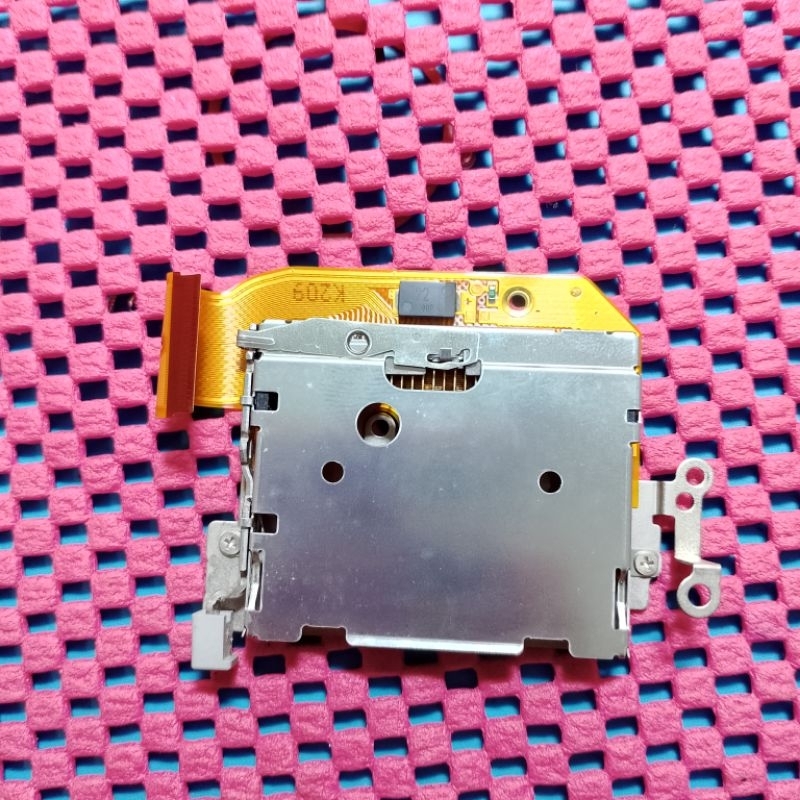 Slot memory CF card untuk Canon 7D