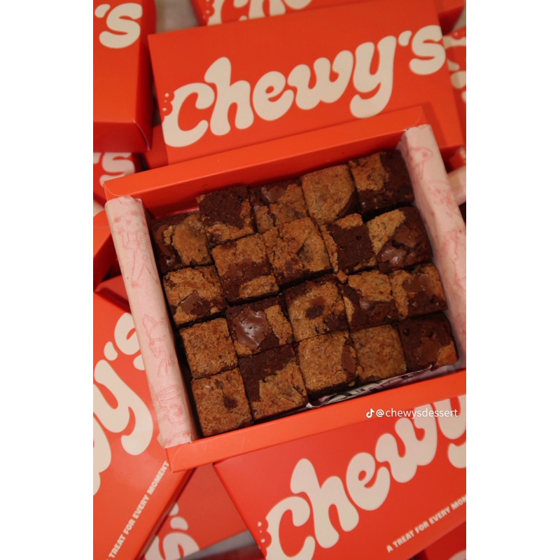 

READYSTOCK Chewy's Dessert Mamari (Brownies Original / Lotus / Brookie) by Jennifercoppen