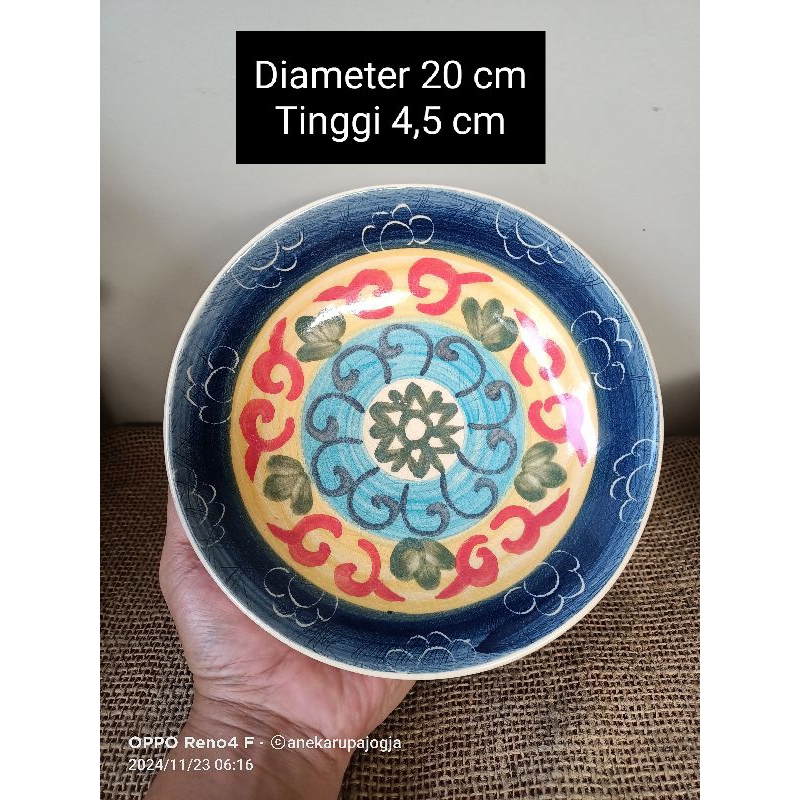 piring keramik lukis untuk pajangan dinding