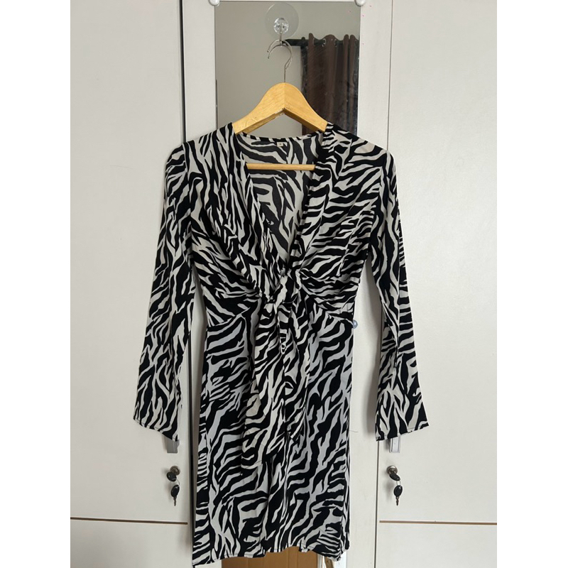 Preloved Dress Zebra, Dress hitam putih, dress pendek lengan panjang