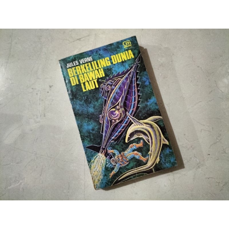 Novel Remaja Saduran Berkeliling Dunia Di Bawah Laut, karya Jules Verne