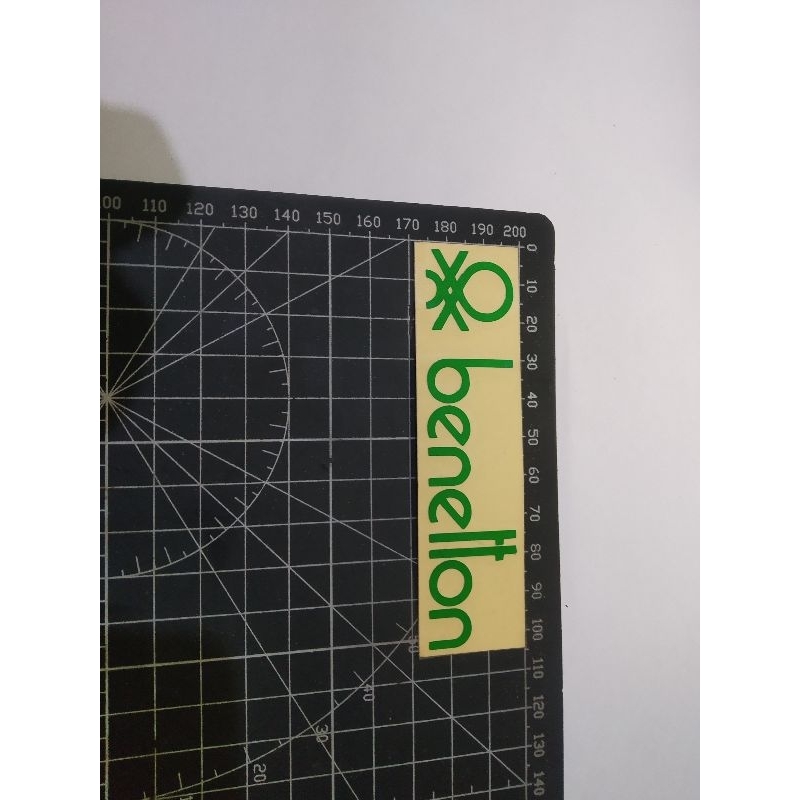 

stiker cutting benetton