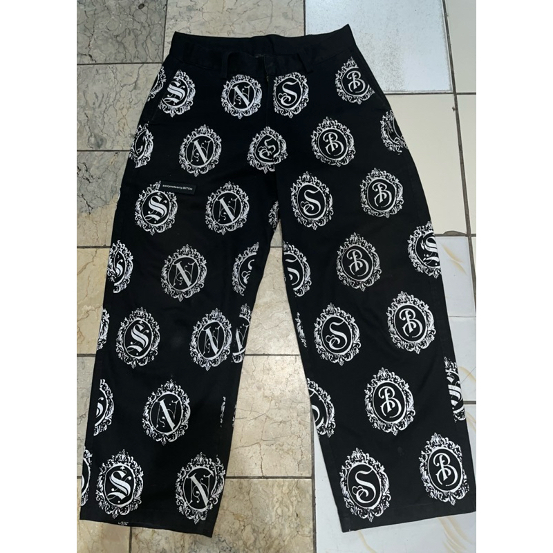 PANTS SNSB FORMA SZ L MINUS TERTERA DI PICT KONDISI:9/10 KELL AMAN