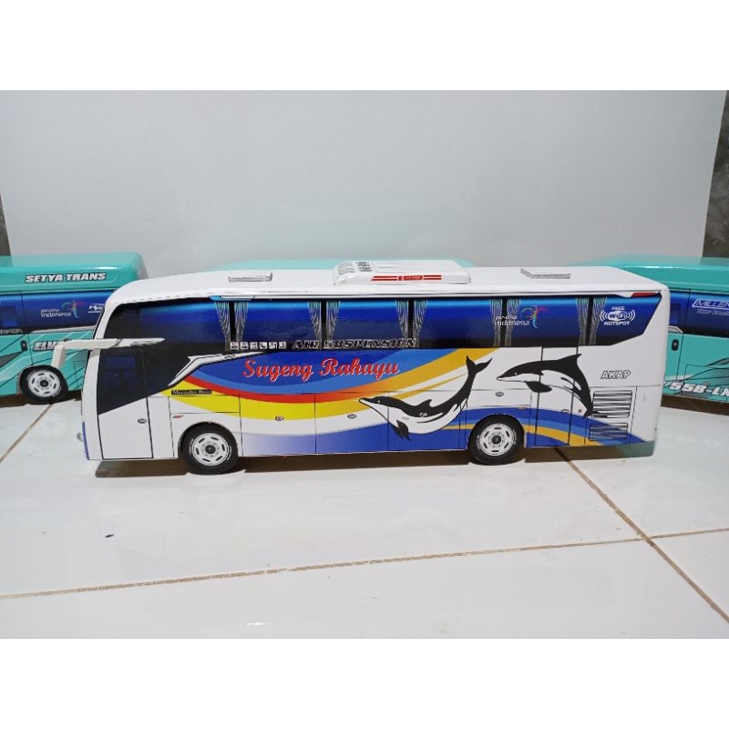 miniatur bus Sugeng Rahayu