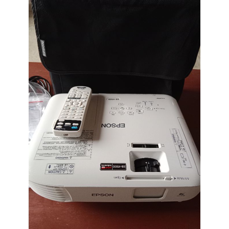 proyektor epson eb x500