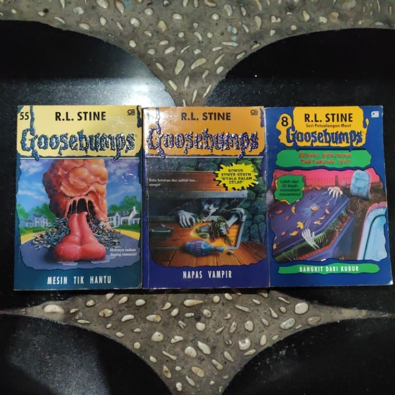 Buku Goosebumps, Vol 8,49,55, R.L Stine, Mesin Tik Hantu, Napas Vampir, Bangkit Dari Kubur, Gramedia