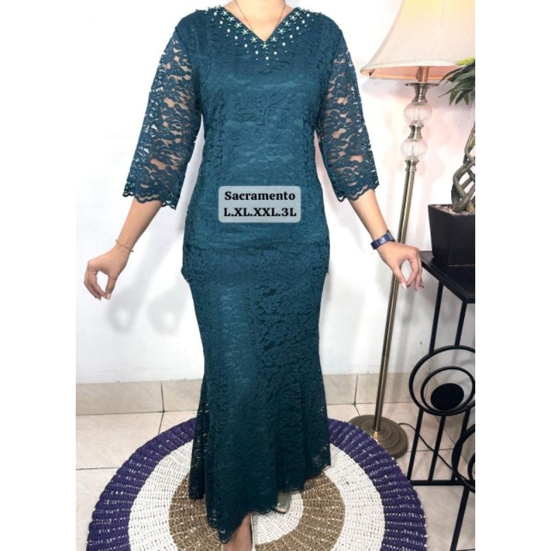 Set renda kebaya kombinasi payet mutiara terbaru rok pecah 8