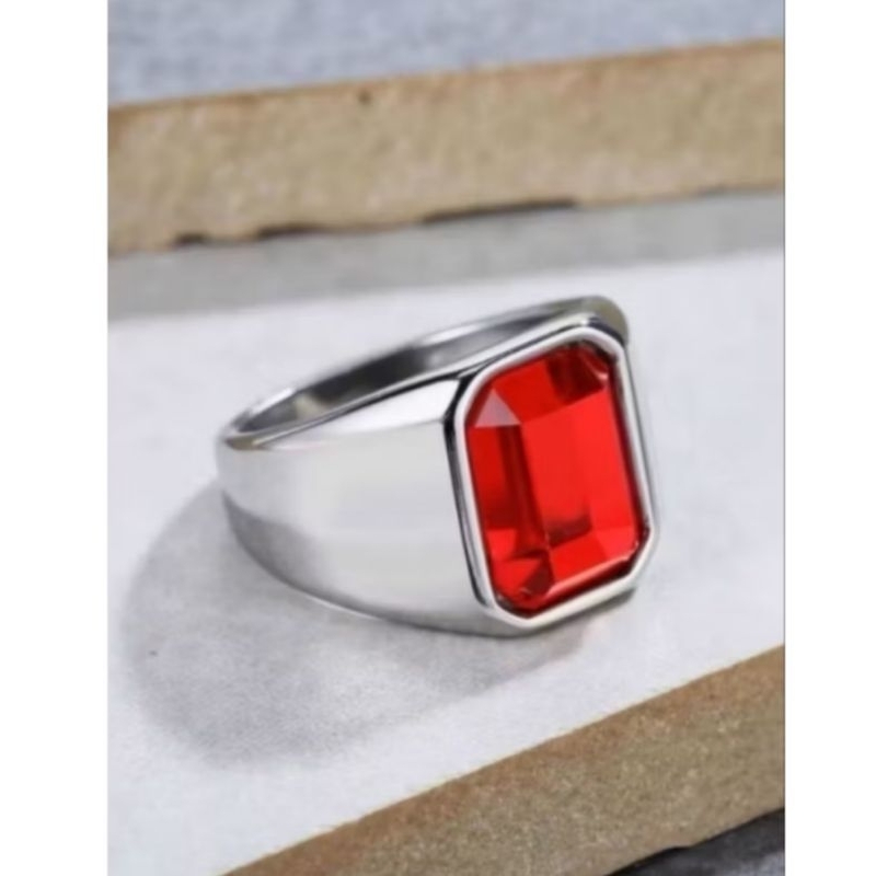Cincin Titanium Dengan Batu Ruby Siam Untuk Pria MengKeren