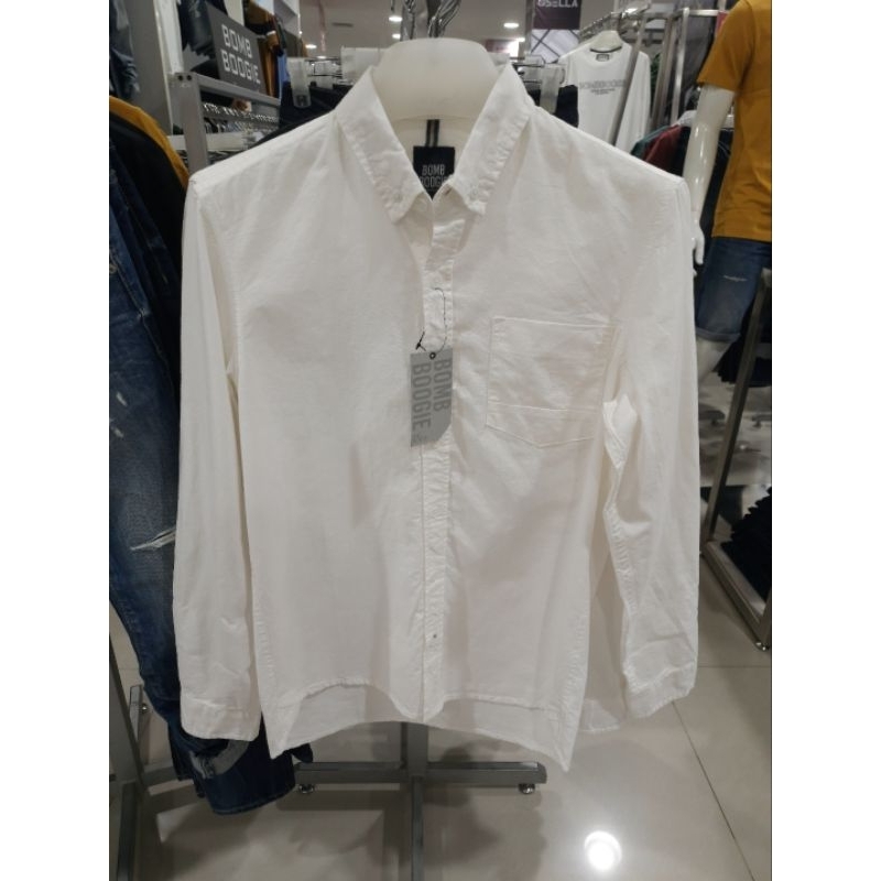 BOMBBOOGIE KEMEJA POLOS PANJANG PRIA PUTIH REGULAR FIT KANTONG SATU ORI NEW|2420B5WT