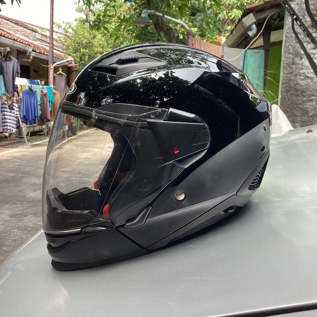Zeus Helm 611c bekas