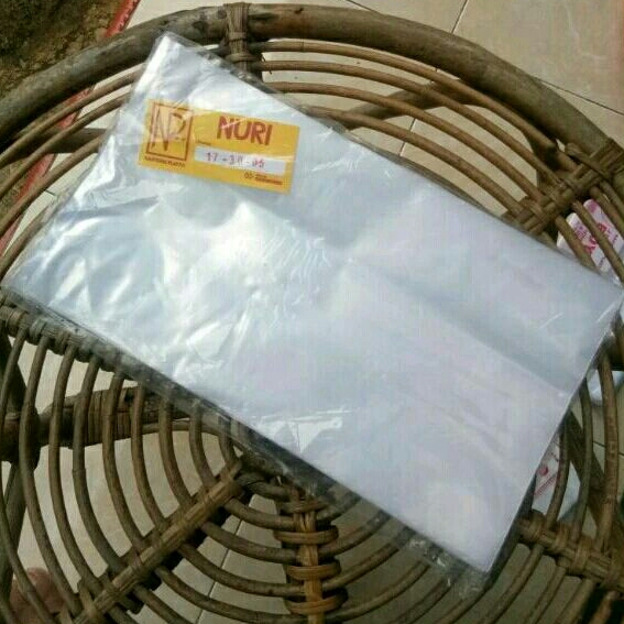 Plastik PP tebal ukuran 17x30x05