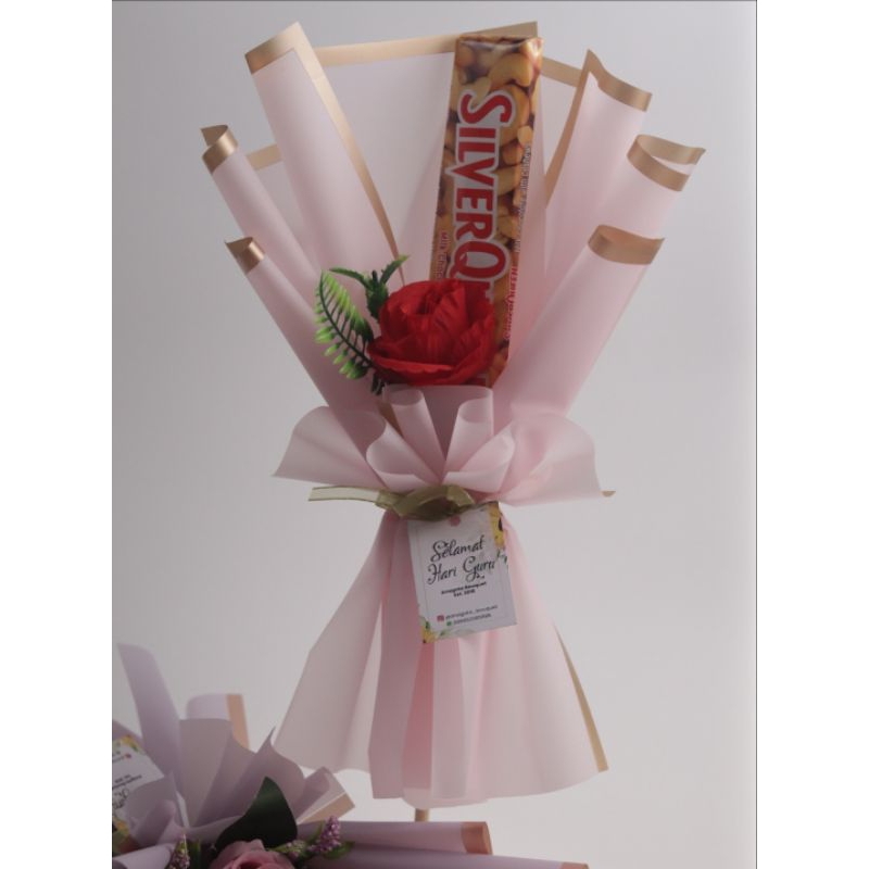 

Silverqueen Bouquet - Hadiah Ulang Tahun, Hari Guru, Hari Ibu, Hari Valentine