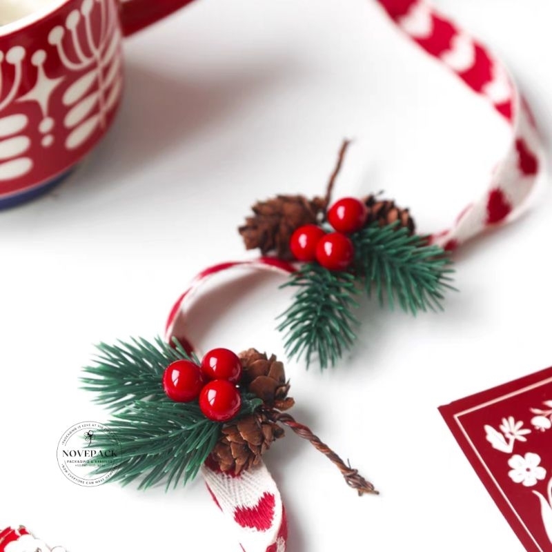 

HIASAN NATAL PINUS CERI