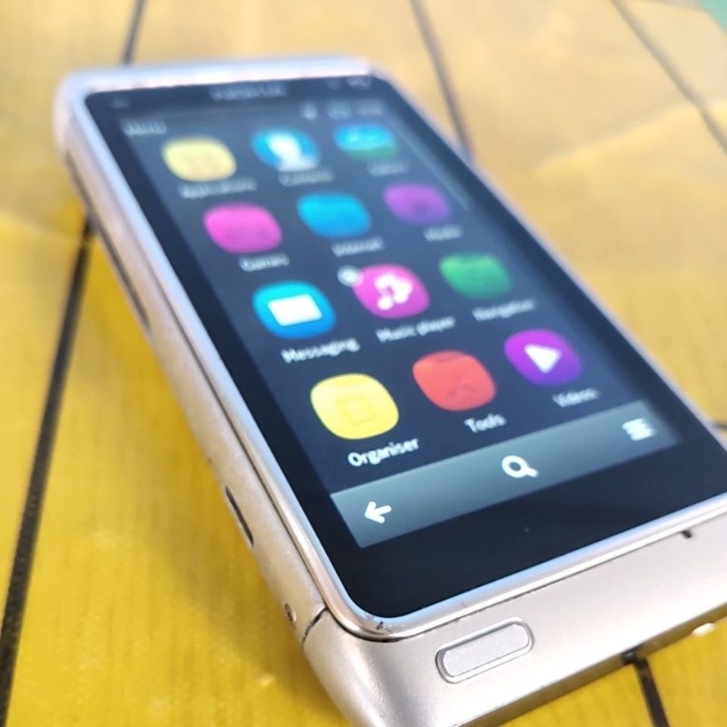 Nokia N8 original white edition limited