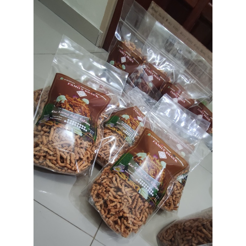 

Snack Akar Kelapa / Ulat Sutra Wijen