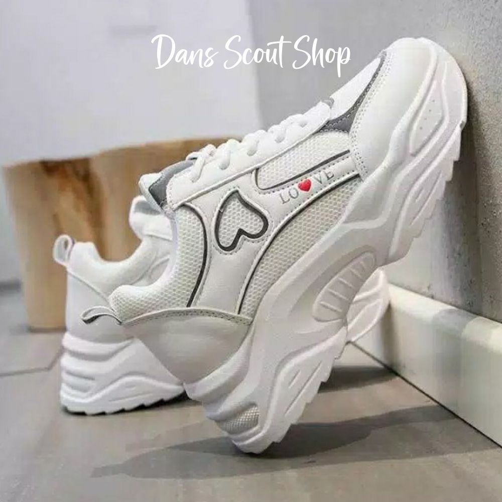 Sepatu Sneakers Cewek Korea trend / Sepatu Sekolah Cewek