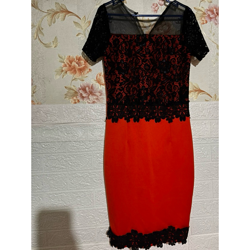 Dress atas Brokat merah wanita