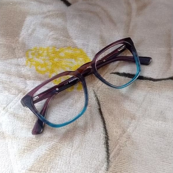 kacamata frame Diesel DL5256 pria wanita berkualitas